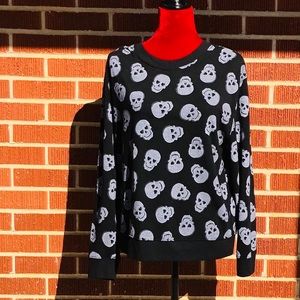 Skull long sleeve sweatshirt, Size XL, 15-17